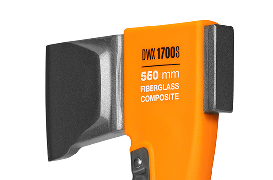 Специальная форма обуха позволяет использовать топор как кувалду, чтобы вбить клин или небольшой гвоздь.