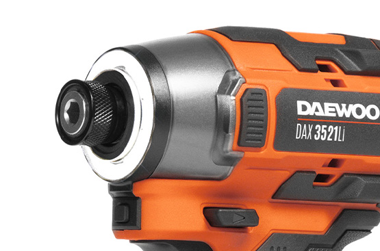 Обеспечивает яркую подсветку рабочей области. 3 степени яркости и возможность отключения позволяют удобно использовать подсветку или отключить её. Режим «фонарь» позволяет использовать подсветку без включения винтоверта.