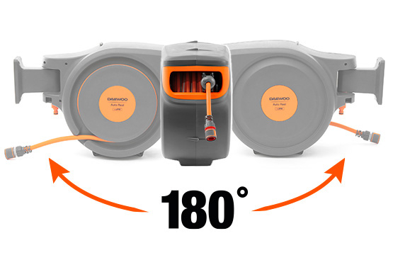 Поворотный кронштейн позволяет закрепить катушку на стену дома или гаража и с легкостью поворачивать ее в диапазоне 180°.