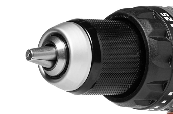 Обеспечивает надежный захват аксессуаров и высокую скорость замены инструмента