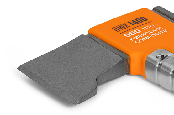 Специальное защитное покрытие лезвия предотвращает коррозию и застревание в древесине.